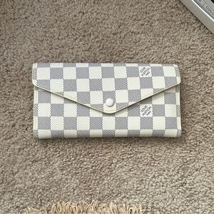 Checkered White and Gray Women's Wallet